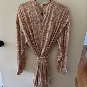 Aria Cove sequin batwing sleeve mini shift dress with belt gold Size 16  (NWT)